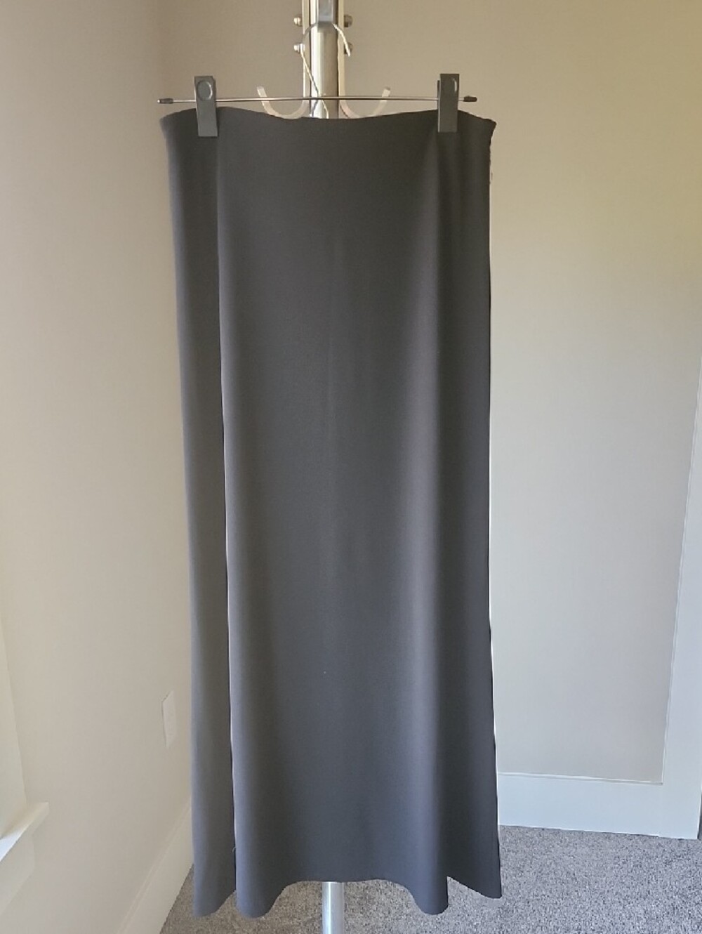 Vince Camuto Black Maxi Skirt - Streamlined Silhouette - Picture 4 of 4